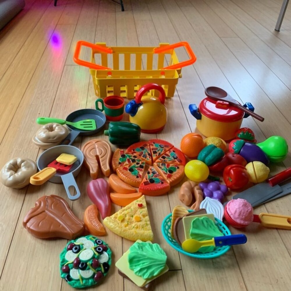 Pretend play food and accessories  shopping basketPretend Cooking and shopping
